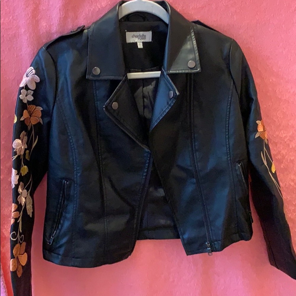 Black embroidered flowers jacket